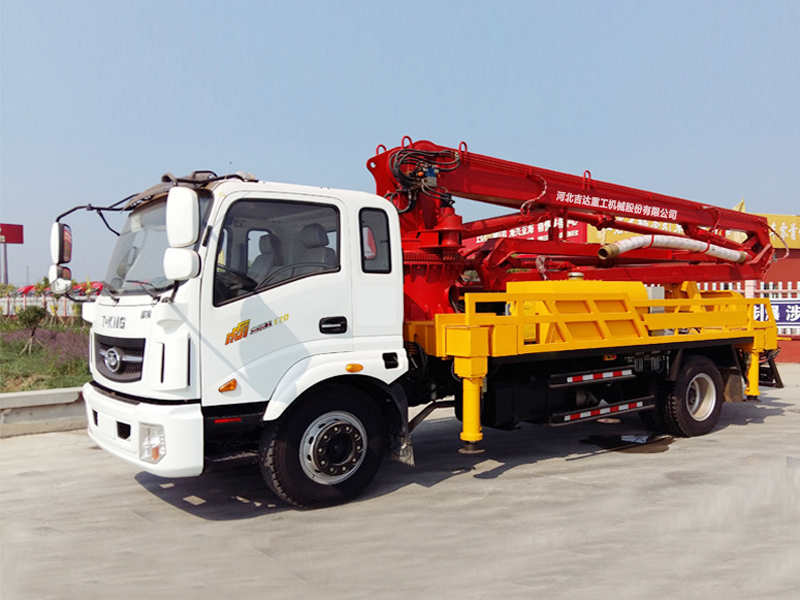 28米泵車02